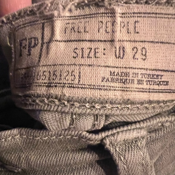 Free People sz 29 distressed skinny jeans with stretch - Picture 5 of 8